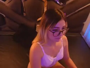 Play this uncut movie named Luna_piink_ Cam porn model from chaturbate