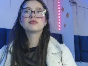 Stream this uncensored scene named Nikolle_huyt Cam porn model from cam4