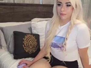 Watch this uncut video titled Allie-fyre Cam porn model from camsoda