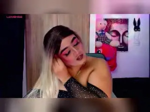 Play the complete movie of LunaSmithyHot, blonde hair trans