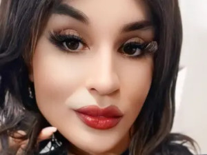 Watch this uncut clip named Rosa_Negra, 36 years old, brunette hair trans