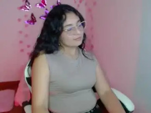 Play this uncut movie called Belinda__777 Cam porn model from chaturbate