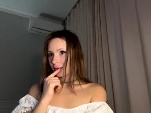 Play this full clip named Kiss_mary Cam porn model from chaturbate