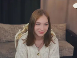 Play the full scene named CatherynUrso Cam porn model from cam4