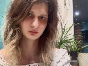 Watch this full video of AliceNoelle, 26 years old, blonde hair trans