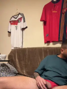 Enjoy watching the uncensored scene titled Pisciatoreserio, 28 years old, male