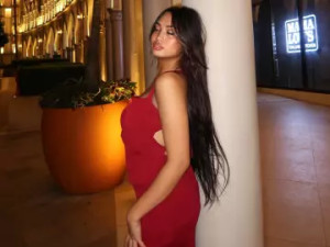 Enjoy watching the uncut clip of ElleJames, 19 years old, brunette hair trans