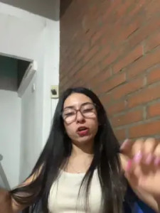 Stream the HD video called Loregolosa00 Cam porn model from cam4