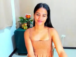 Play uncensored clip named Simple_rhea Cam porn model from chaturbate