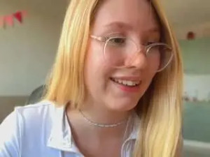 Stream the HD clip named Honeyaudrey Cam porn model from camsoda