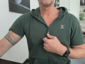 Play the uncut movie titled dorsoduro6, 57 years old, male