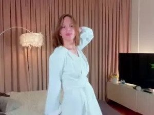 Watch the complete movie called Donasiefke Cam porn model from chaturbate