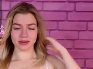 Stream this full clip of Melissachristal Cam porn model from chaturbate