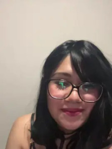 Play this HD clip named Leilanykissme Cam porn model from cam4