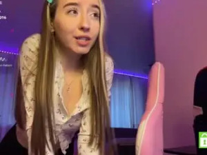 Stream complete clip titled Sun_m00n Cam porn model from chaturbate