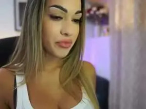 Enjoy watching the full scene called Lanii4uxxx Cam porn model from camsoda