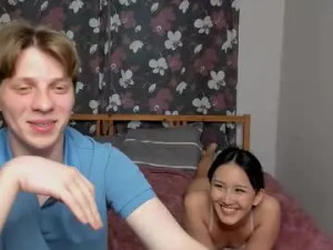 Play this uncensored clip titled Blossomandbee Cam porn model from chaturbate