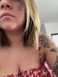 Watch this uncensored video called Valencasque Cam porn model from cam4