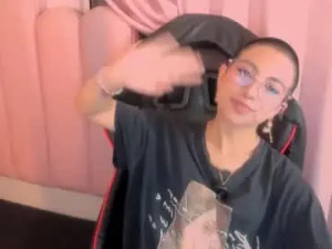 Stream this HD scene called Lunarichy Cam porn model from chaturbate