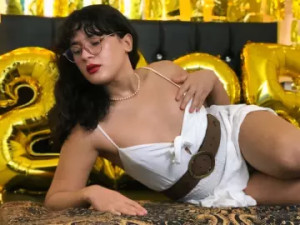 Enjoy watching this full video called ElithBerry, 19 years old, brunette hair trans