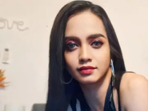 View the hardcore scene called DestinyBoller, 29 years old, brunette hair trans
