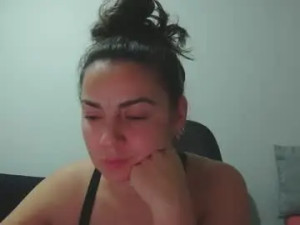 View complete video of Xxbeyotaxx Cam porn model from chaturbate