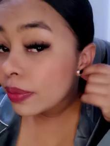 Watch this full movie named Pushylate Cam porn model from cam4