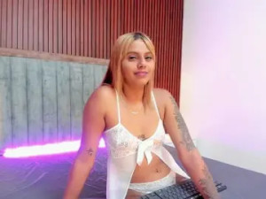 Enjoy watching this HD movie of NiaaGraves Cam porn model from bongacams