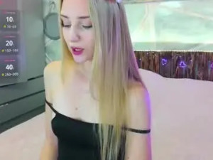 Stream uncut clip called Foxblondiee Cam porn model from chaturbate