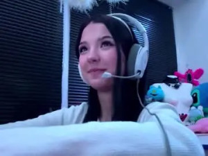 Play complete movie of Roxiepiurkowski Cam porn model from chaturbate