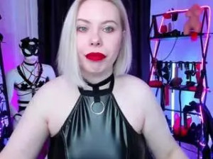 Play this uncensored movie of Annamaxwell Cam porn model from camsoda