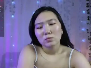 Stream this HD video named Yoon_mii Cam porn model from chaturbate