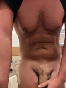 Stream this complete movie titled Dituttodipiu83, 42 years old, male