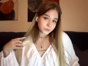 Stream this full video named Janniekeneipp Cam porn model from chaturbate