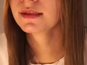 Play the hardcore video titled Loiskapoi Cam porn model from chaturbate