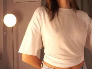 Watch this complete scene called DaraKellon Cam porn model from cam4