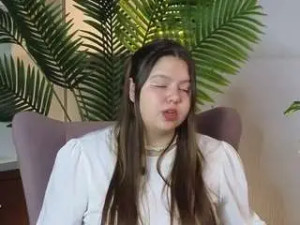 View the full scene of Marnabrletich Cam porn model from camsoda