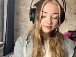 Enjoy watching complete video of Ellakim Cam porn model from camsoda