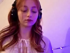 Stream the uncensored scene called Amberhamor Cam porn model from camsoda