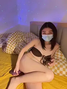 Play this uncut movie called Fioralba Cam porn model from stripchat
