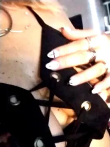 Stream the uncensored video of G_I_N_E_B_R_A Cam porn model from cam4