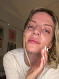 View the complete scene of Thespicyjewish Cam porn model from cam4