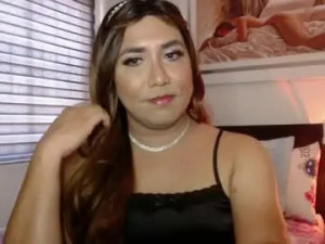 Play the uncensored movie of k_i_m_o_r_a_h, 27 years old, trans