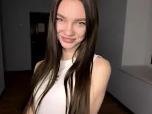 Play this complete clip of Rachelpoisso Cam porn model from chaturbate