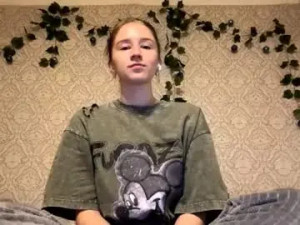 Stream this HD clip titled Kylaflum Cam porn model from chaturbate