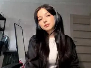 Watch this uncensored video named Shanaecornish Cam porn model from chaturbate