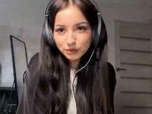 Play uncut scene called Madelinebaker Cam porn model from camsoda