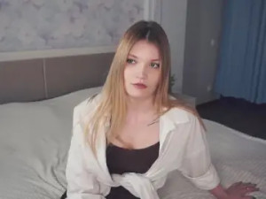 View the hardcore scene called MiriamCardillo Cam porn model from cam4