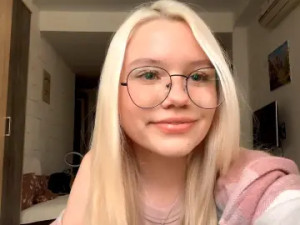 Enjoy watching the HD scene titled PLUSHIE_EYES Cam porn model from cam4