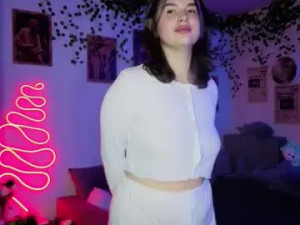 Watch this uncensored movie of Kira_kick Cam porn model from chaturbate